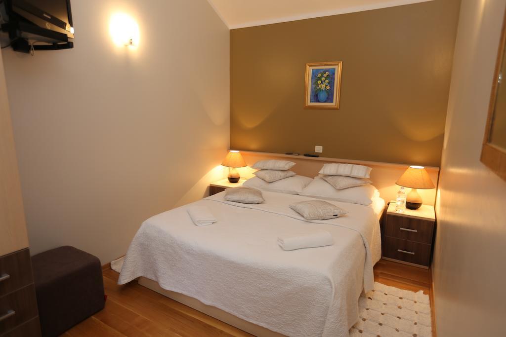 Apartments Lavica Beach Dumicic โปดสตรานา ห้อง รูปภาพ