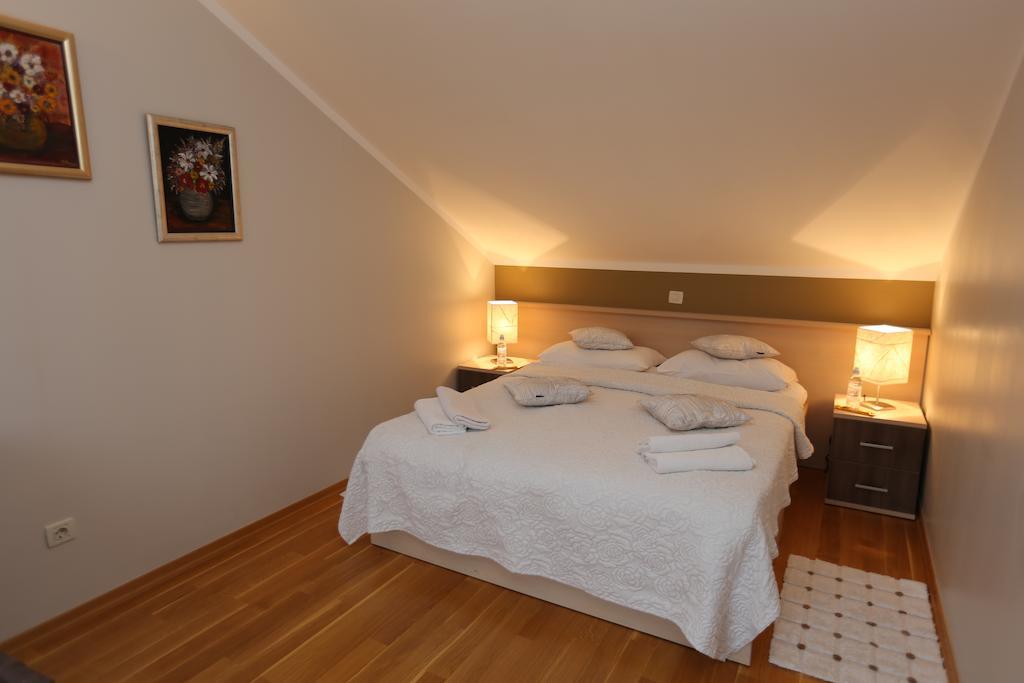 Apartments Lavica Beach Dumicic โปดสตรานา ห้อง รูปภาพ